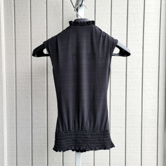 XOXO | 1/2 Wrap Sleeveless Blouse EUC Ladies Small Black Smocked Waist - Picture 9 of 12